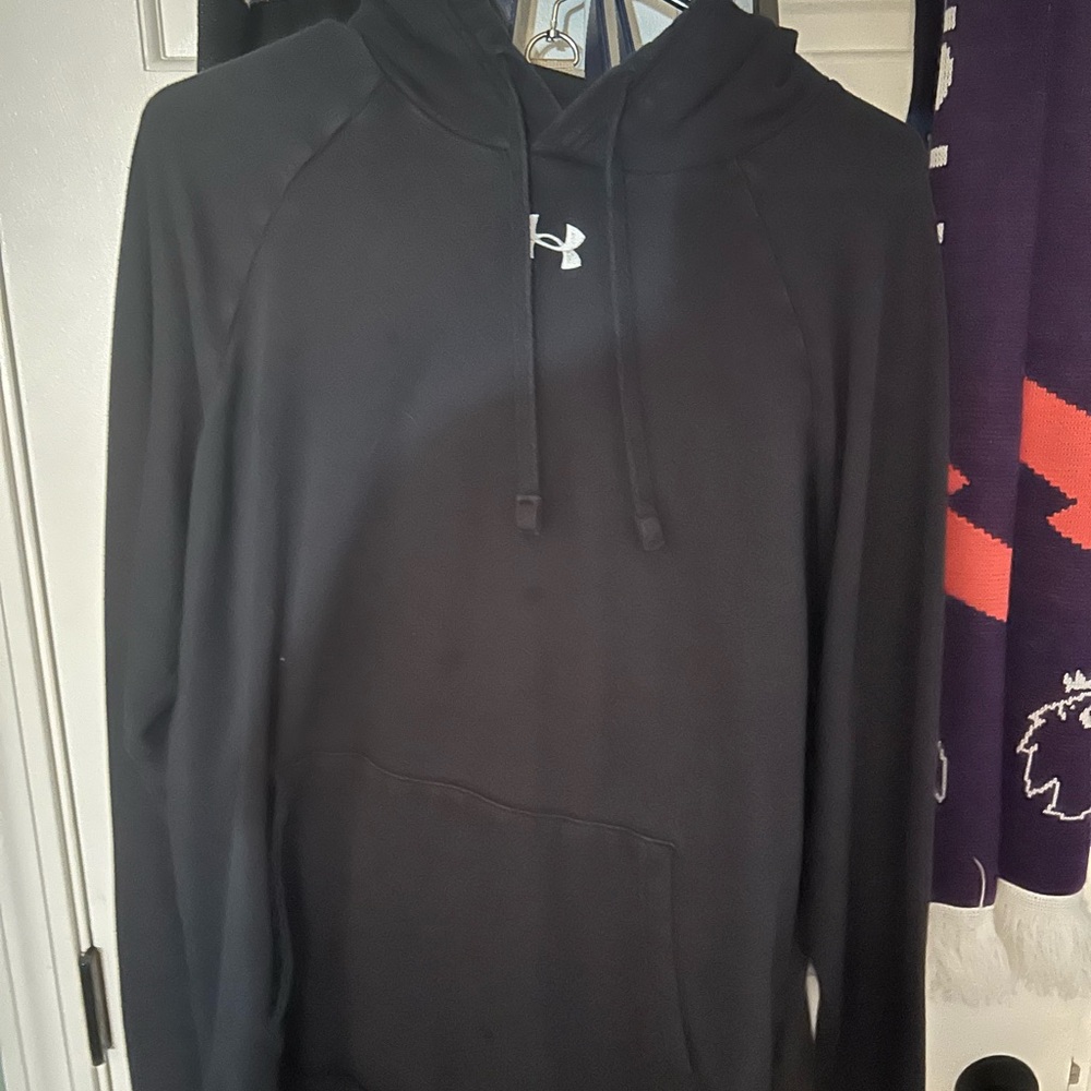 Under Armour Black Athletic Sweatshirt